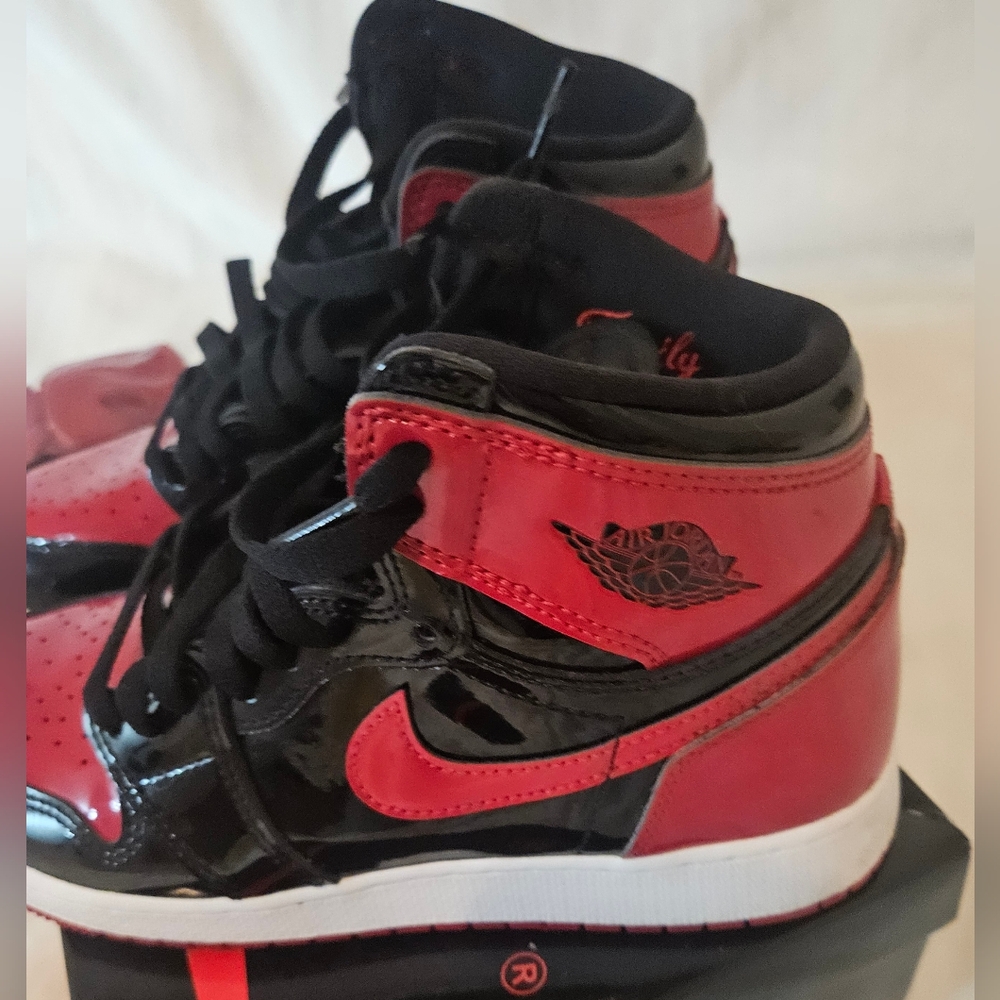 Nike Air Jordan 1 High Retro High Black Red Sneakers OG GS. Size 6.5 Youth - Picture 2 of 7